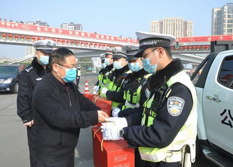 蘭勁陳鼎看望慰問春節(jié)值班人員及一線職工