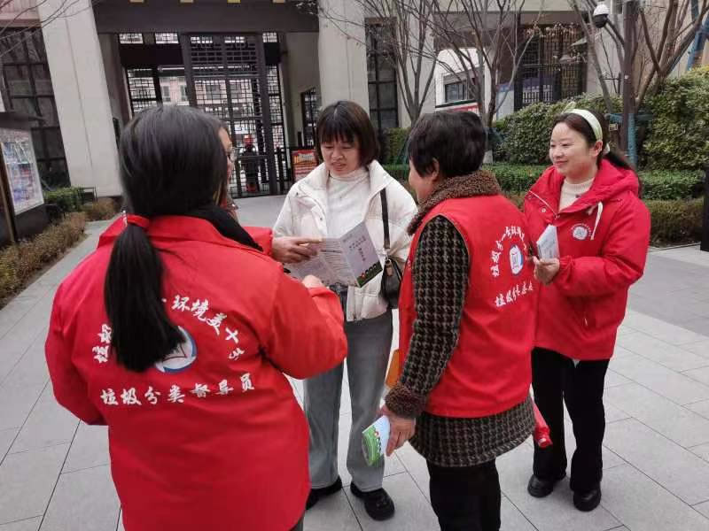 綿陽(yáng)達(dá)坤投資有限公司啟動(dòng)“學(xué)雷鋒?文明實(shí)踐我行動(dòng)”活動(dòng)1.jpg 綿陽(yáng)達(dá)坤投資有限公司啟動(dòng)“學(xué)雷鋒?文明實(shí)踐我行動(dòng)”活動(dòng)1.jpg